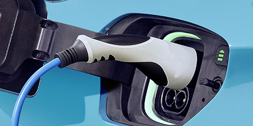 Hyundai täyssähköauton lataus